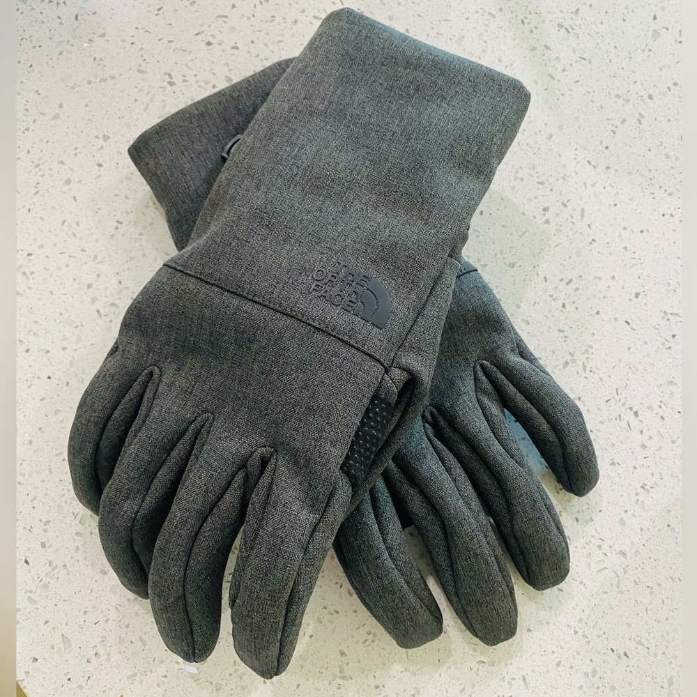 NORTH FACE GLOVES 🧤 - Picture 5 of 5